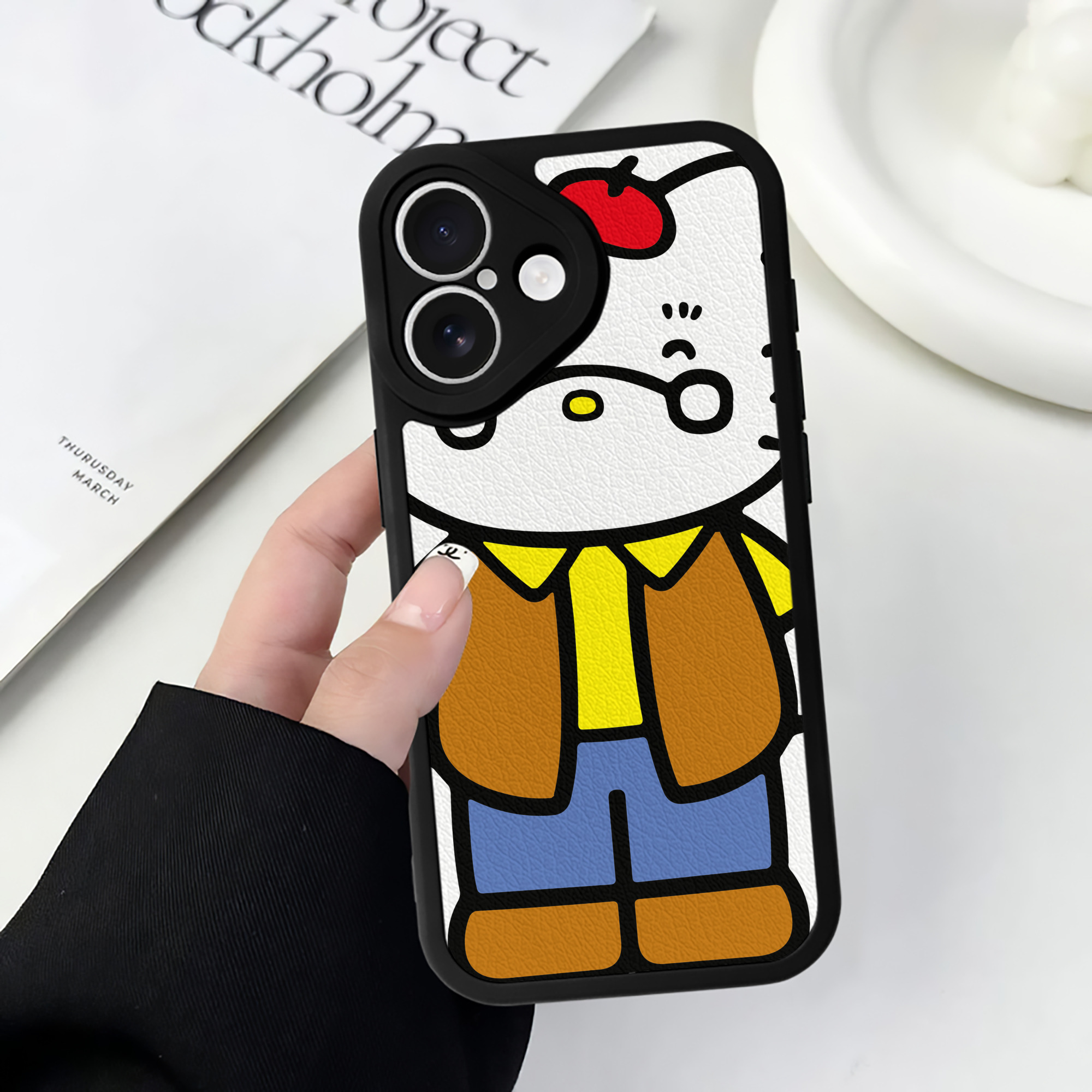 （画像用） Hello Kitty ハローキティ 【iPhone 16シリーズ対応】シリコンスマホケース（レザー調） 材質：シリコン